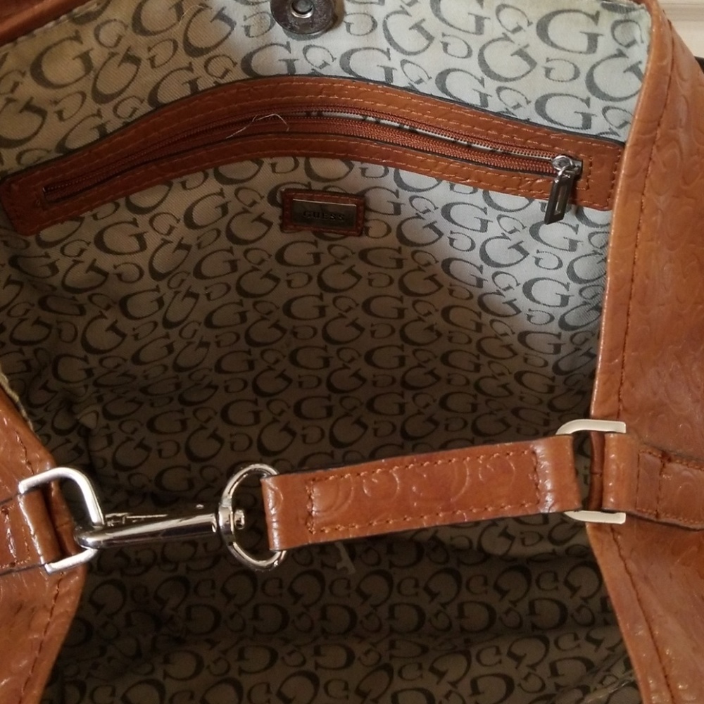 Guess Purse - Picture 4 of 6